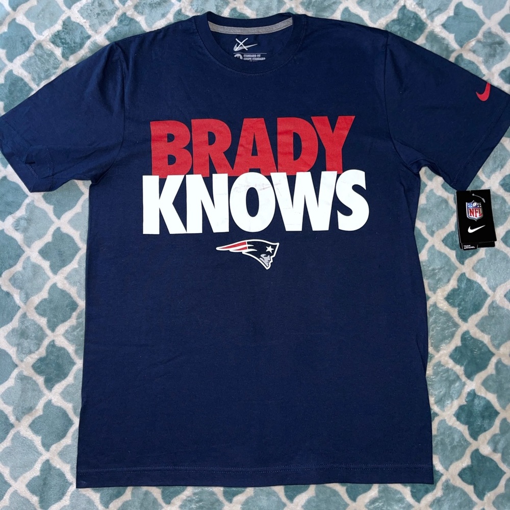Nike “Brady Knows” Shirt NWT - Picture 1 of 5